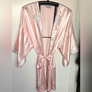 Vintage Pink Short Silky Robe With Floral Embroidery